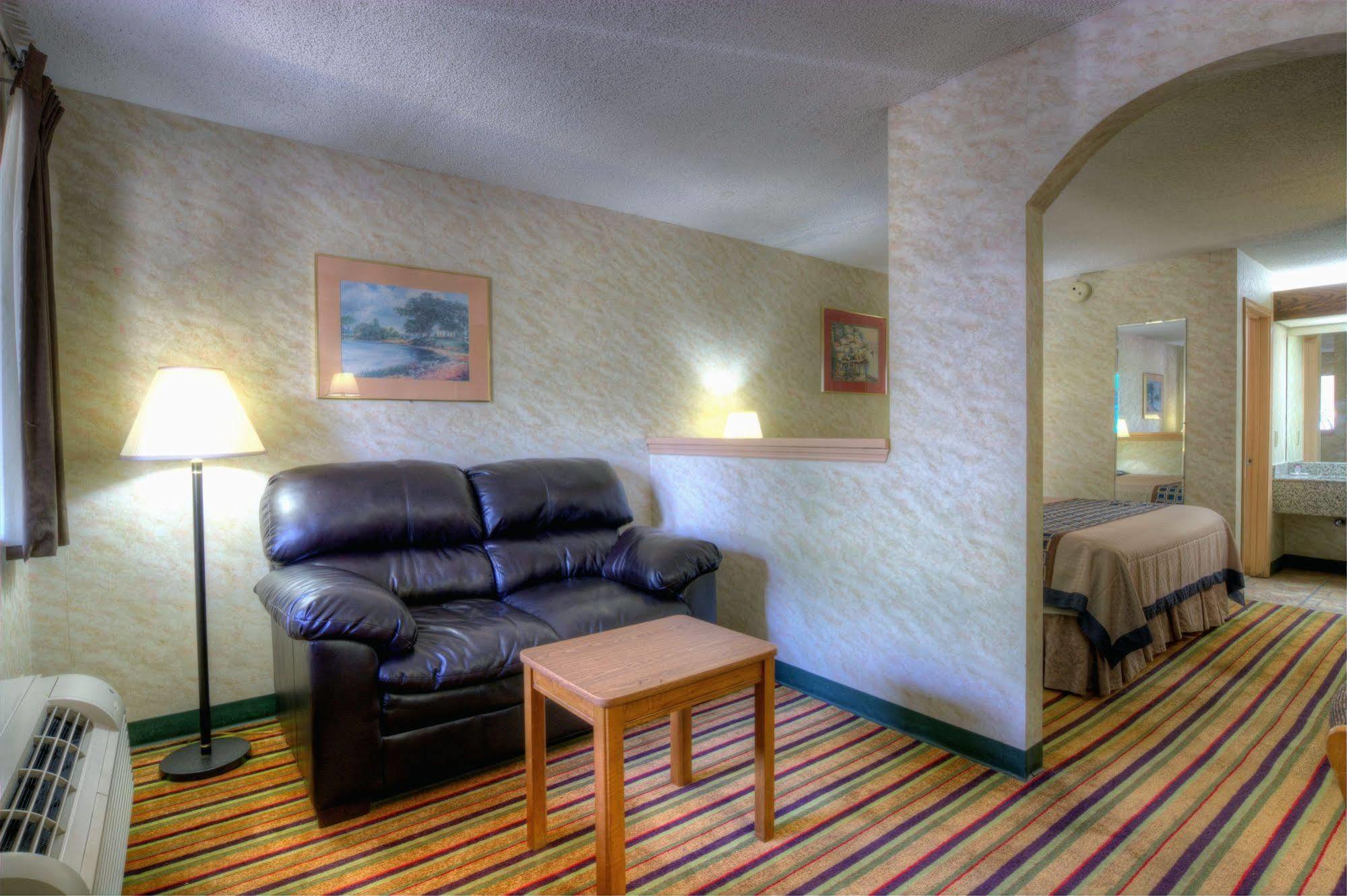 Red Roof Inn & Suites Athens, Al Extérieur photo